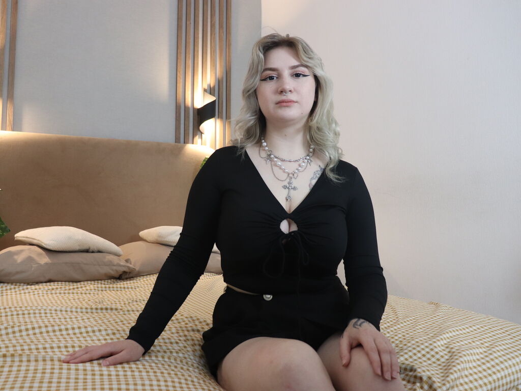 Live sex webcam photo for MillieMoorie #278173173