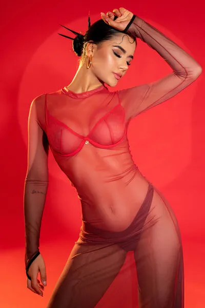 Live sex webcam photo for MirandaReyes #290120268