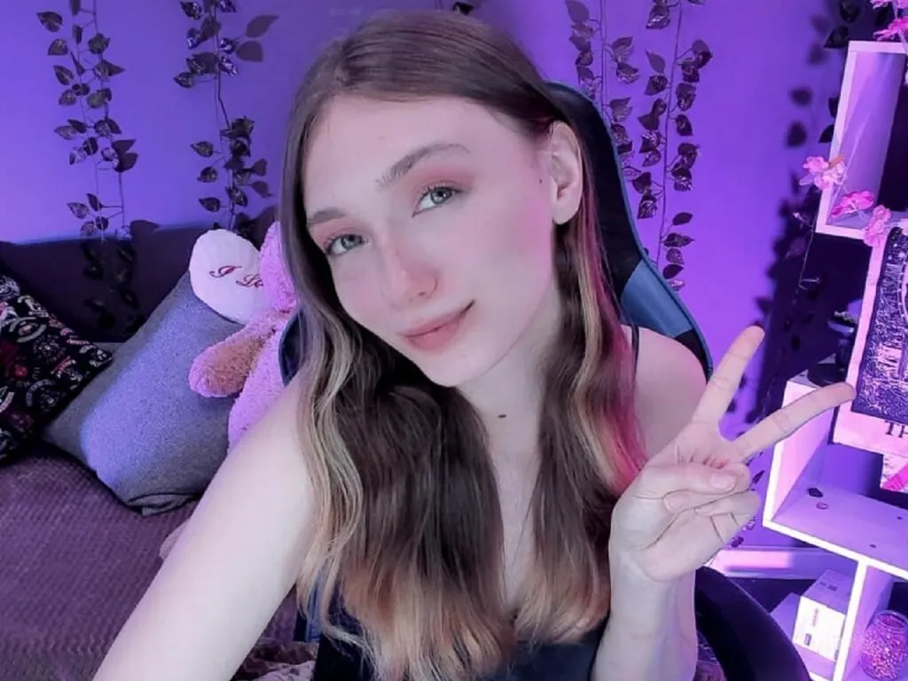 Live sex webcam photo for MollyMosley #277218288