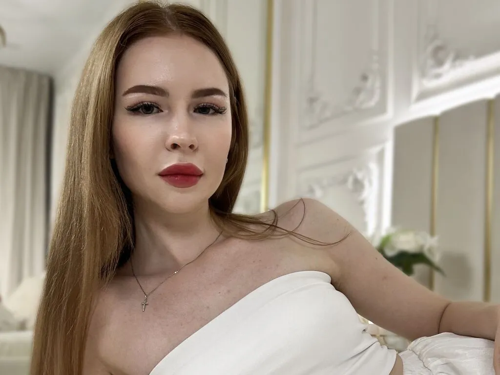 Live sex webcam photo for MonicaFane #278294144