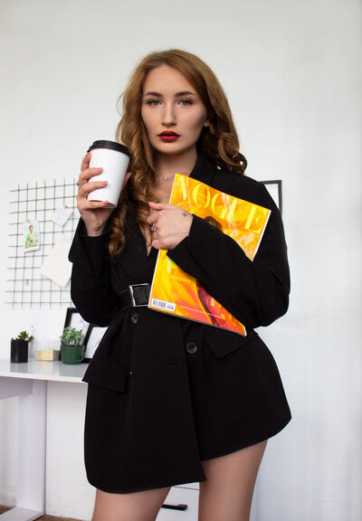 Live sex webcam photo for NancyHill #290193457