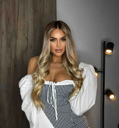 Live sex webcam photo for Natasha #290169387