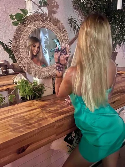 Live sex webcam photo for Natasha #290169398