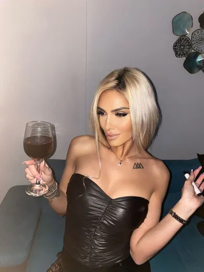 Live sex webcam photo for Natasha #290169584