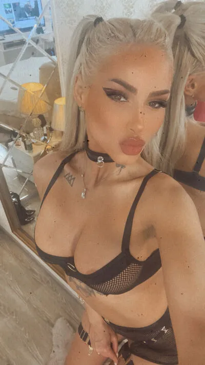 Live sex webcam photo for Natasha #290169590