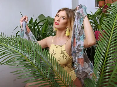 Live sex webcam photo for NatashaNatti #290157020