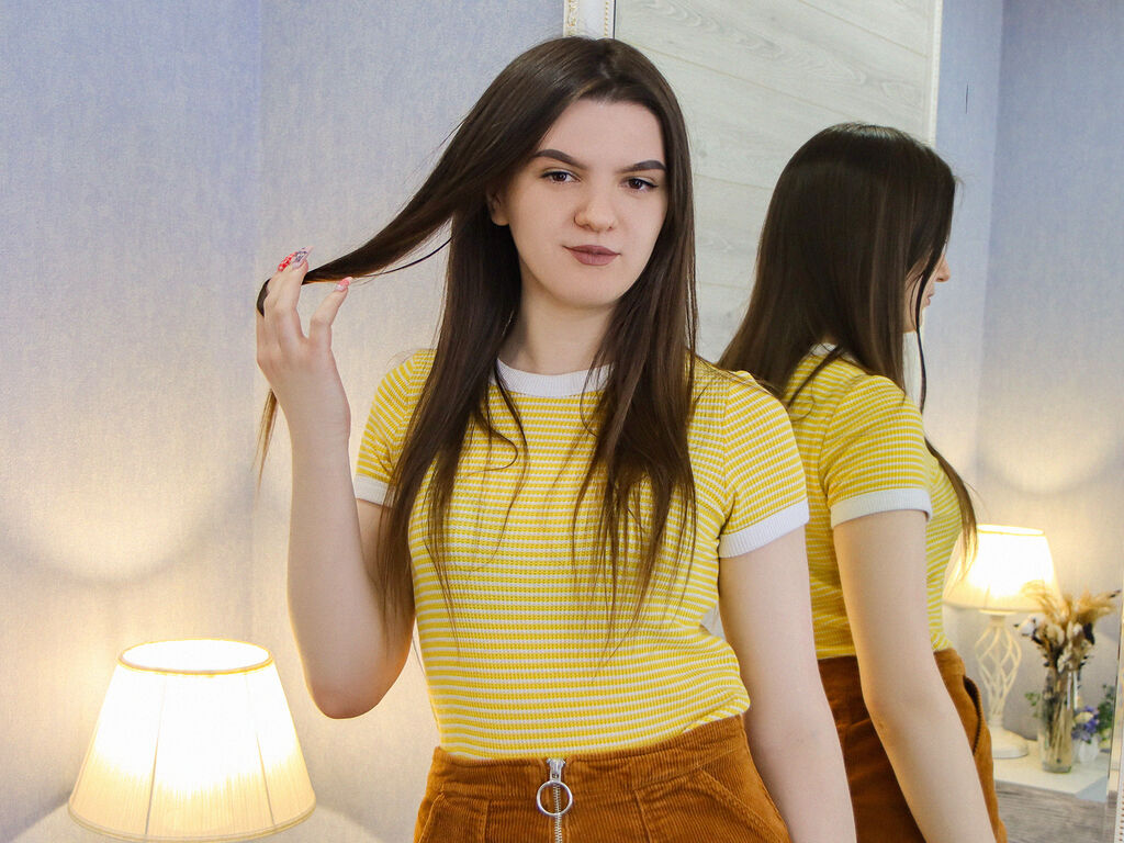 Live sex webcam photo for NellyTobbs #277831544