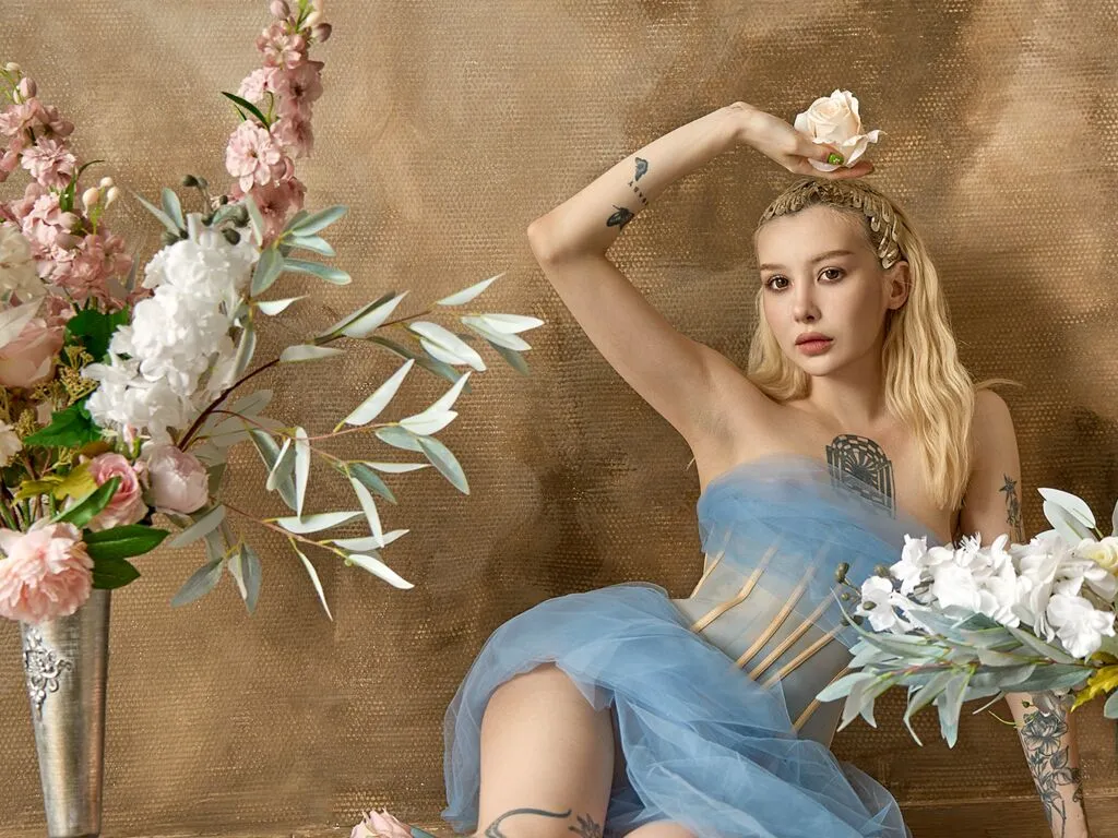 Live sex webcam photo for NesollaMaison #276170284