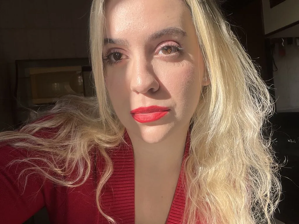 Live sex webcam photo for NessMonroe