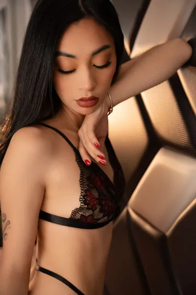 Live sex webcam photo for NicoleBosch #290123841