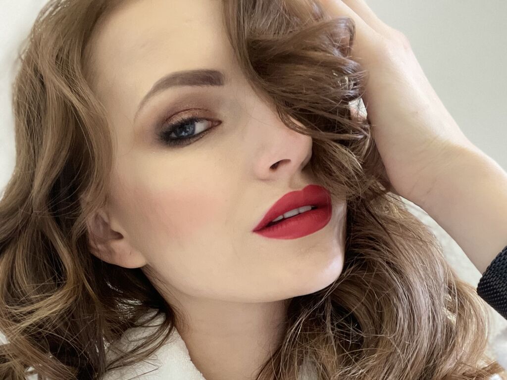 Live sex webcam photo for NoelleCamelia #275892662