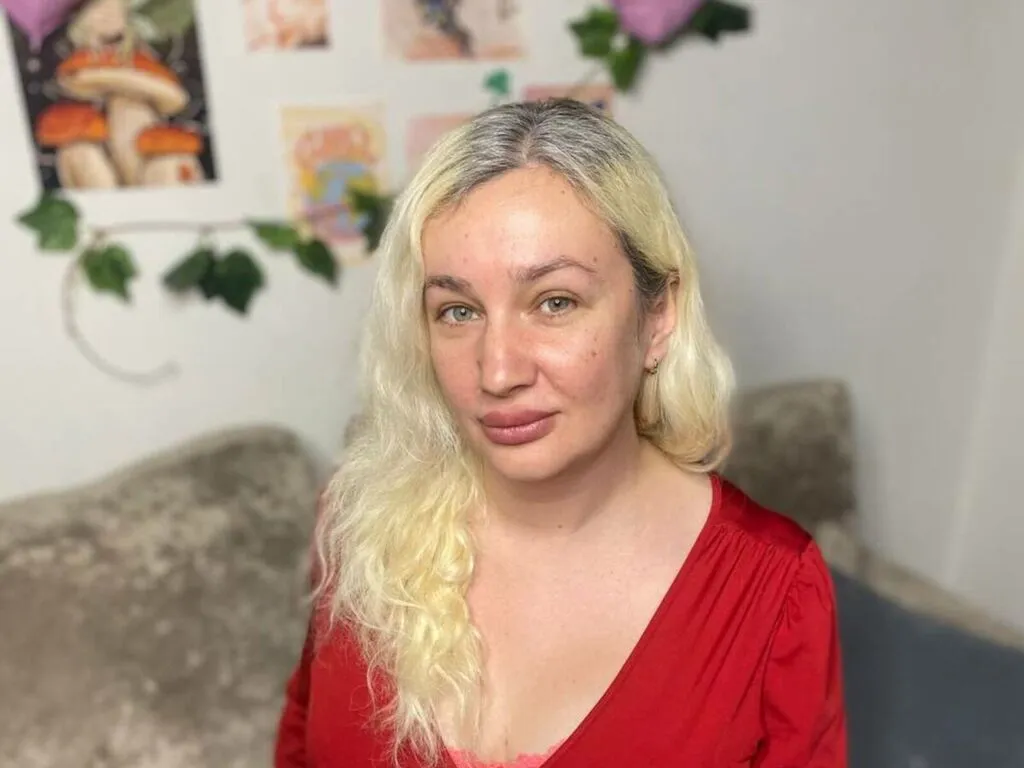 Live sex webcam photo for OliviaBrown #277587878