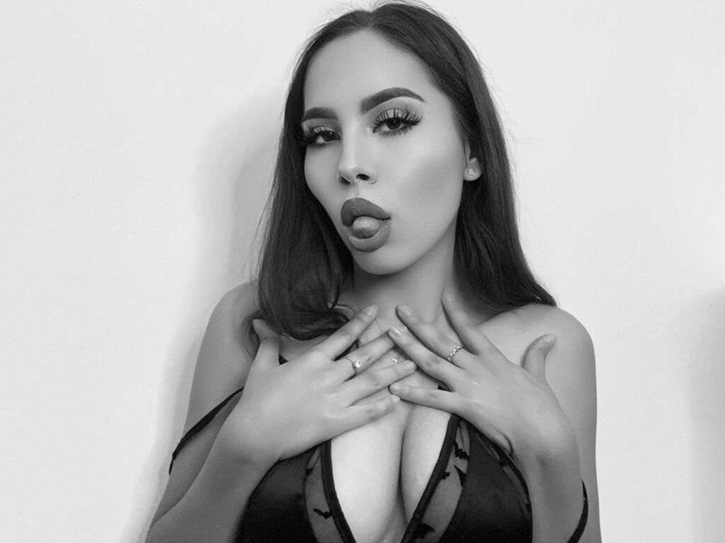 Live sex webcam photo for OliviaFlames #276752736