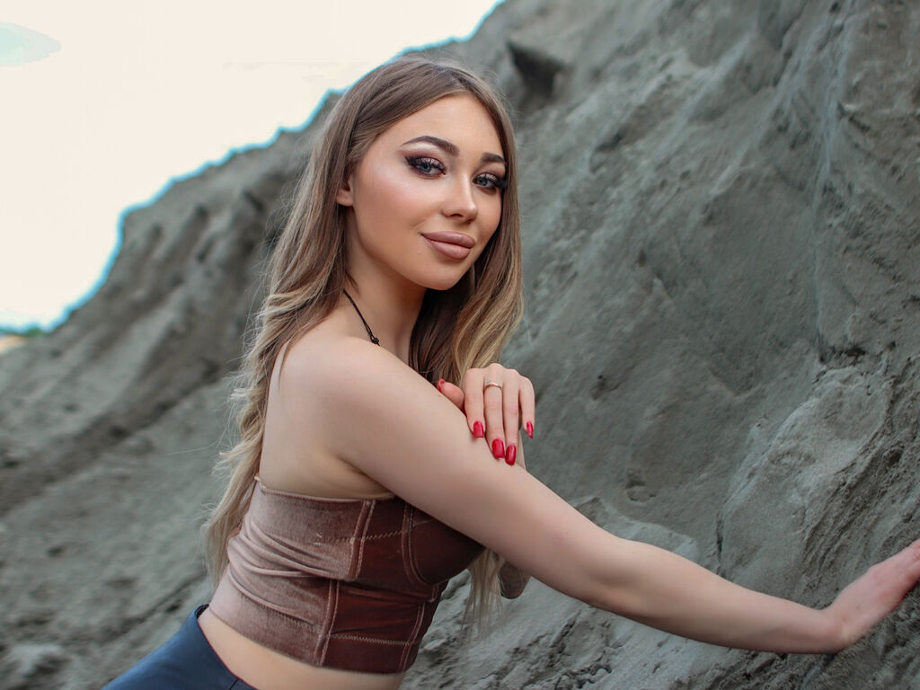 Live sex webcam photo for OliviaFlery #276274188