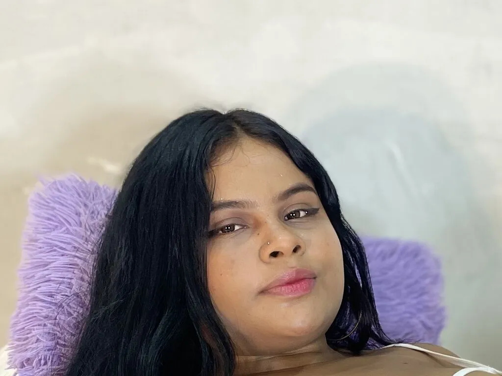 Live sex webcam photo for OrianaMolina #276277741