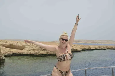 Live sex webcam photo for PalomaOdette #290136988