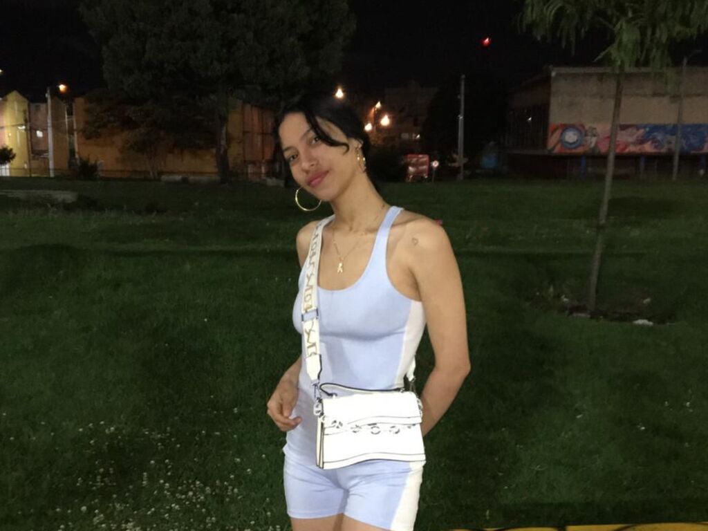 Live sex webcam photo for PamelaMendosa #276462590