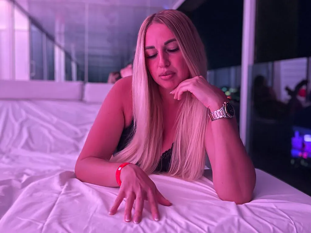 Live sex webcam photo for PamellaDevis #277159069