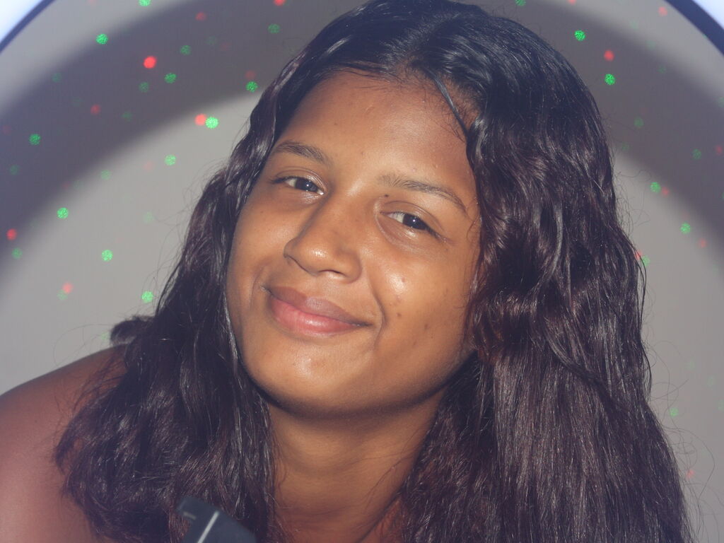 Live sex webcam photo for PaolaBoder #278156383