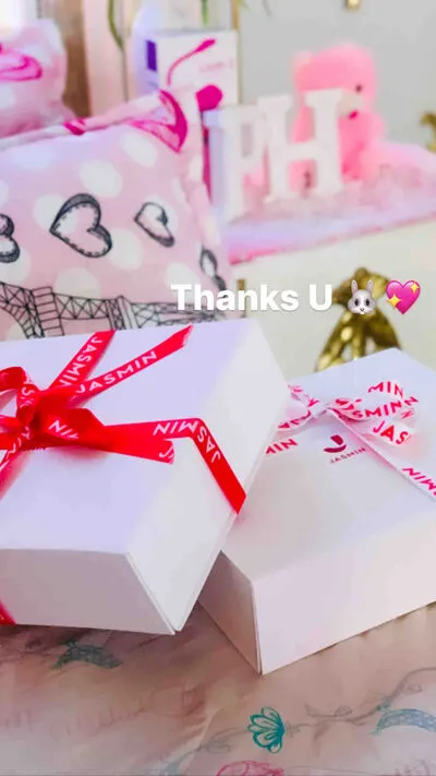 Live sex webcam photo for ParisHanpson #290138258