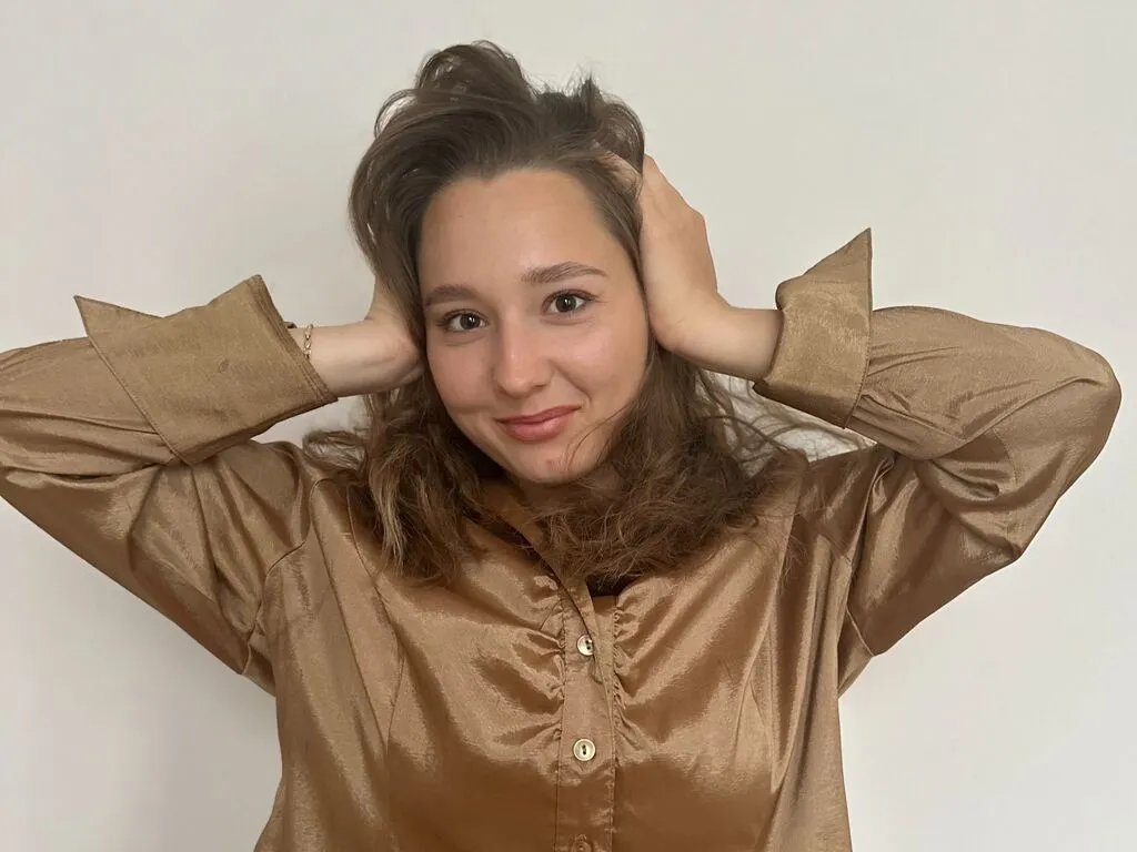 Live sex webcam photo for QuennaColburn #278147791