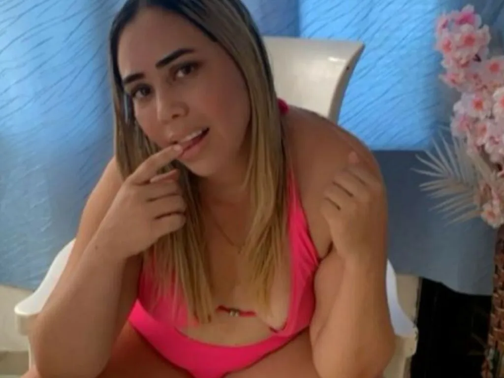 Live sex webcam photo for RayliDwall #277868639