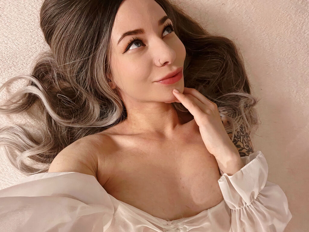 Live sex webcam photo for RebeccaEssy #276848371