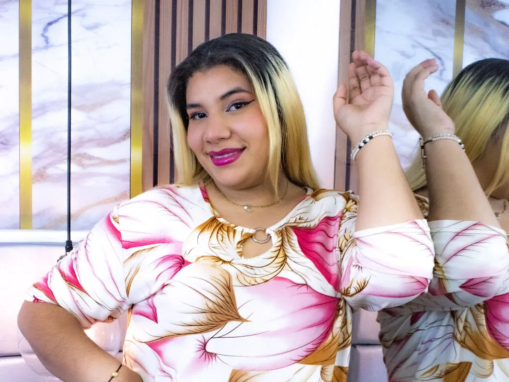 Live sex webcam photo for RebeccaHarrys #277784311