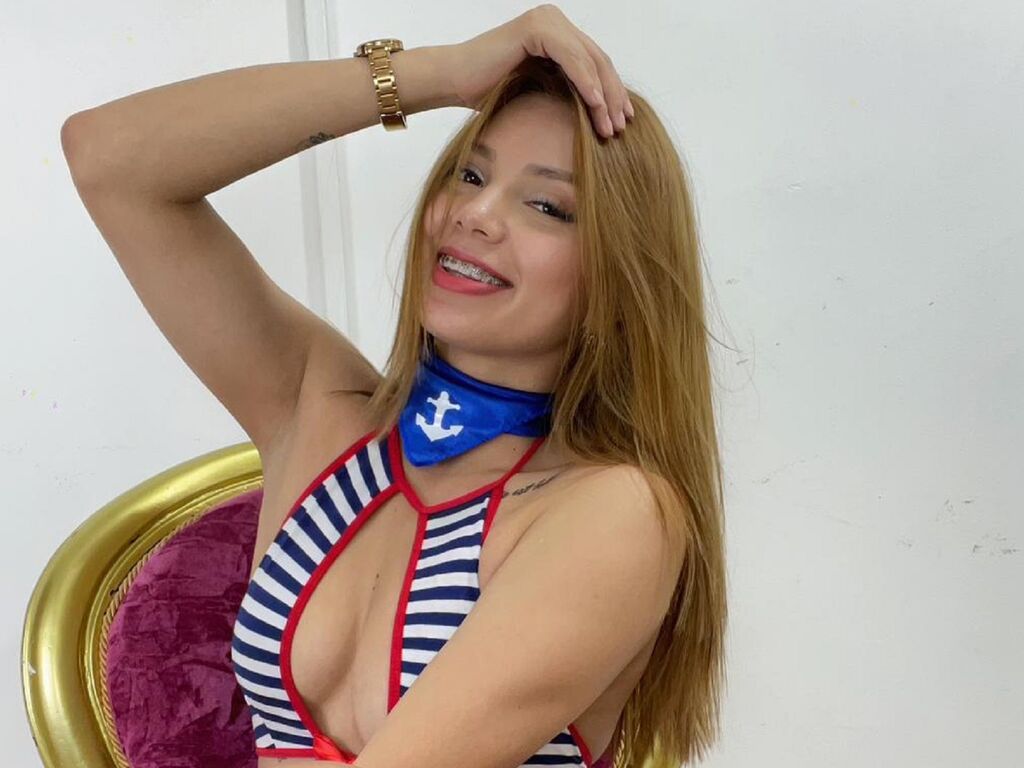 Live sex webcam photo for ReginaRussell #276564802