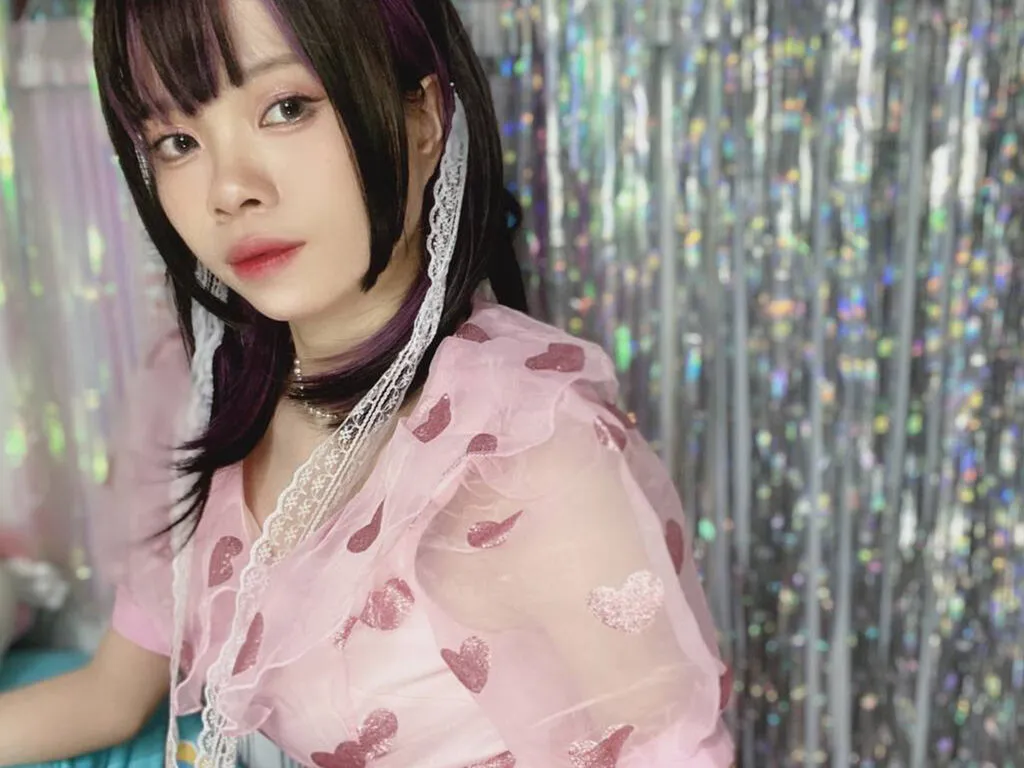 Live sex webcam photo for RitaWan #275889567