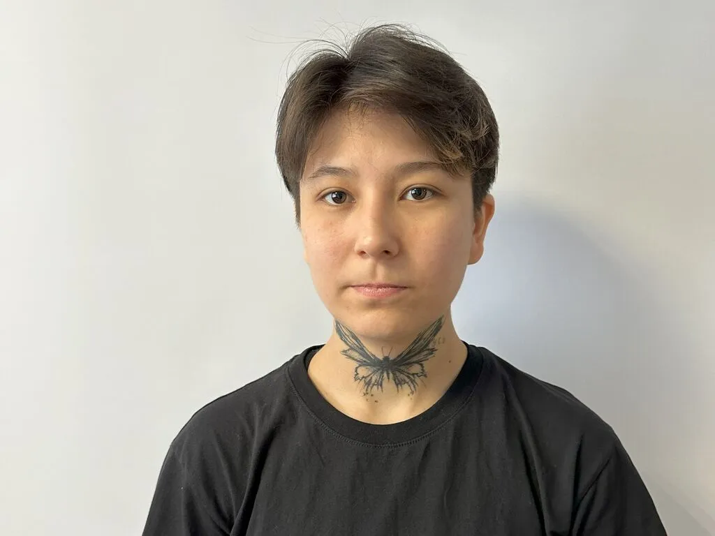 Live sex webcam photo for RobinRoy #278043834