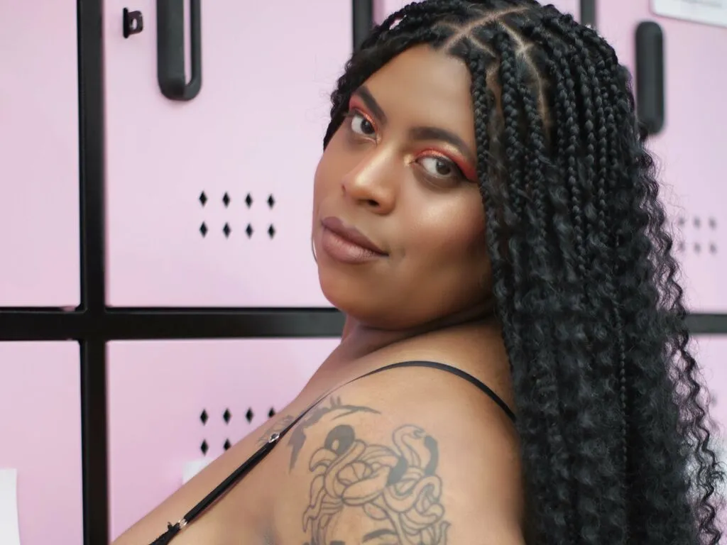 Live sex webcam photo for RossiBrownie #276375253