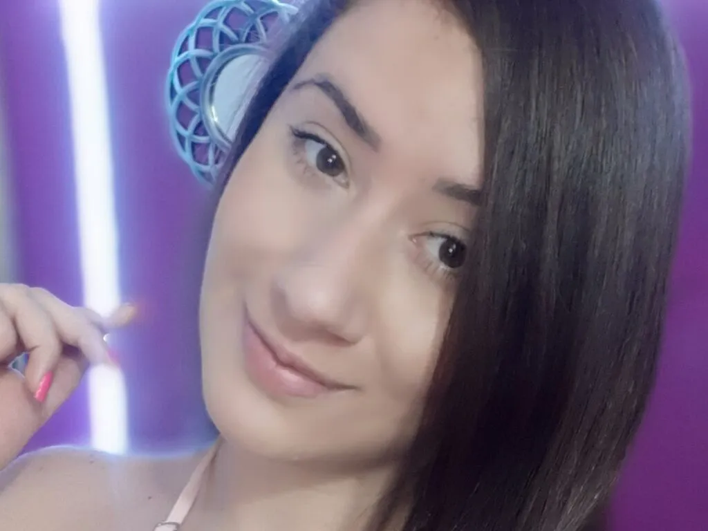Live sex webcam photo for RubbiSims #276552538