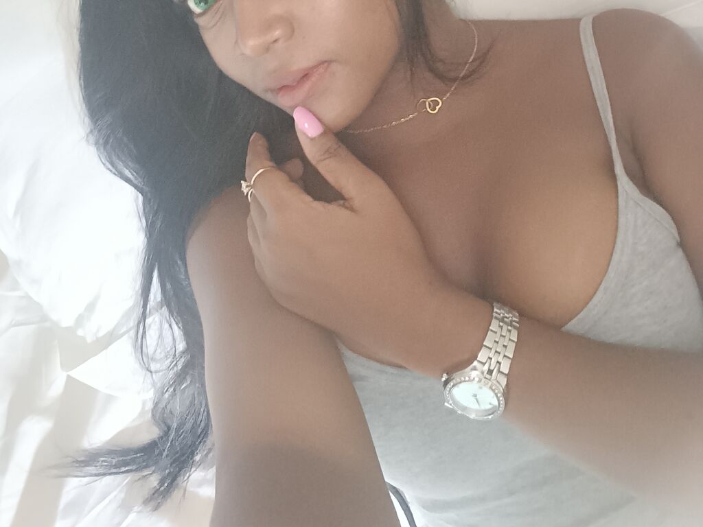 Live sex webcam photo for RubyRuby #277836321