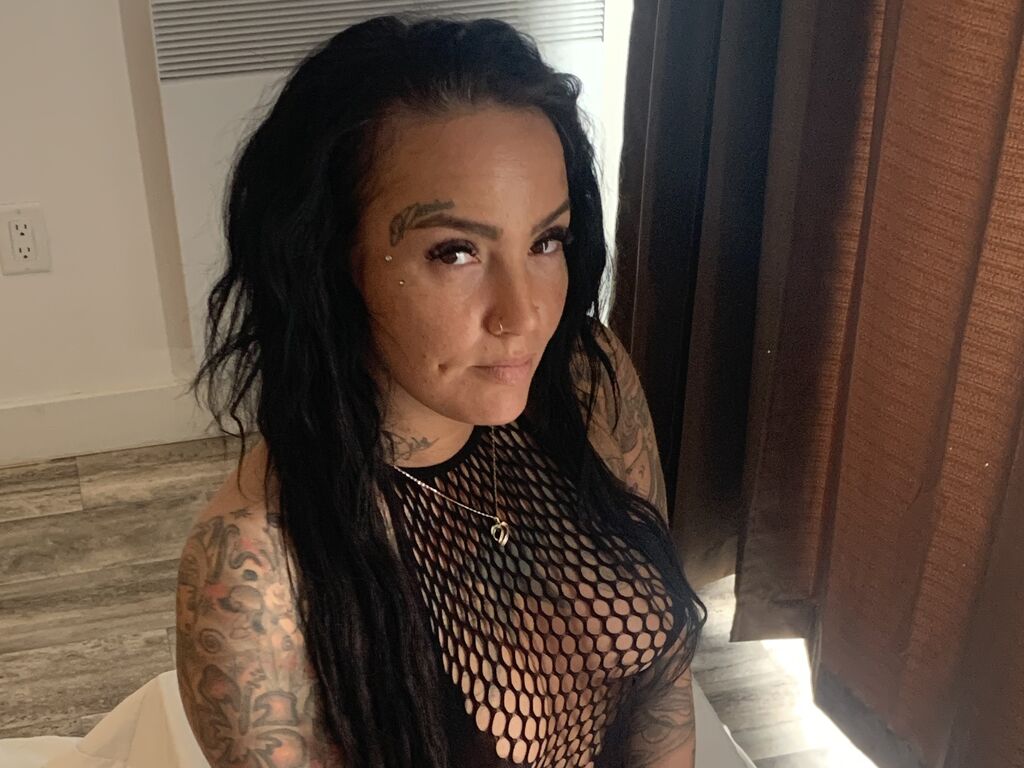 Live sex webcam photo for SabieGold #277492270