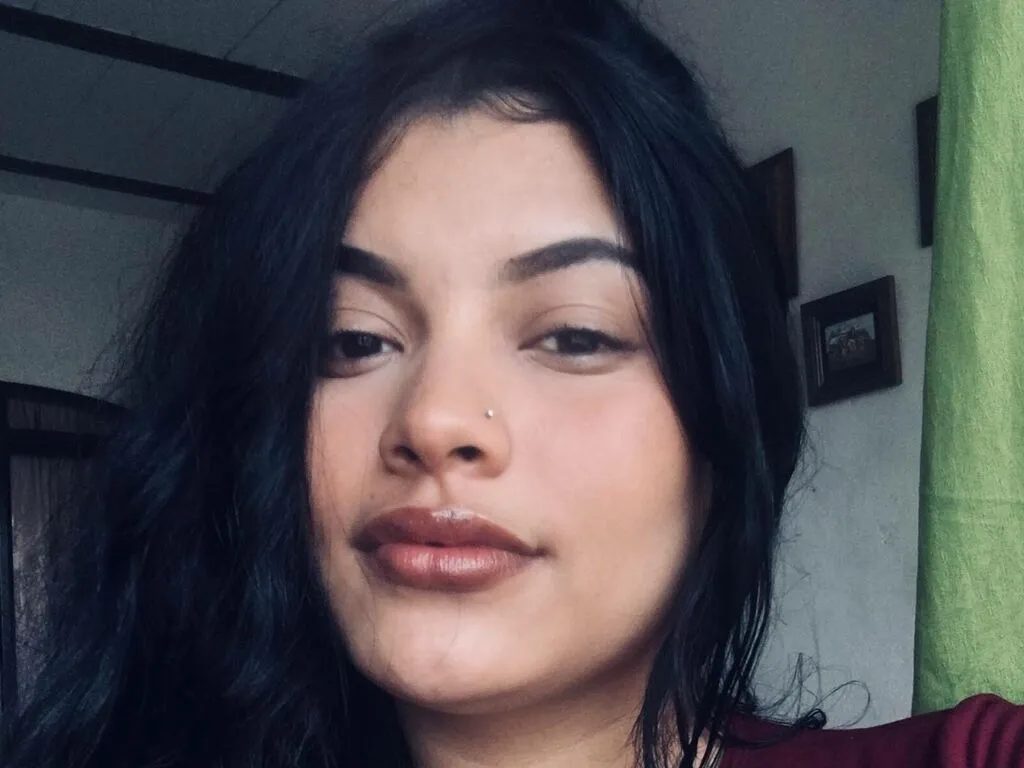 Live sex webcam photo for SalomeeRousee #276164005