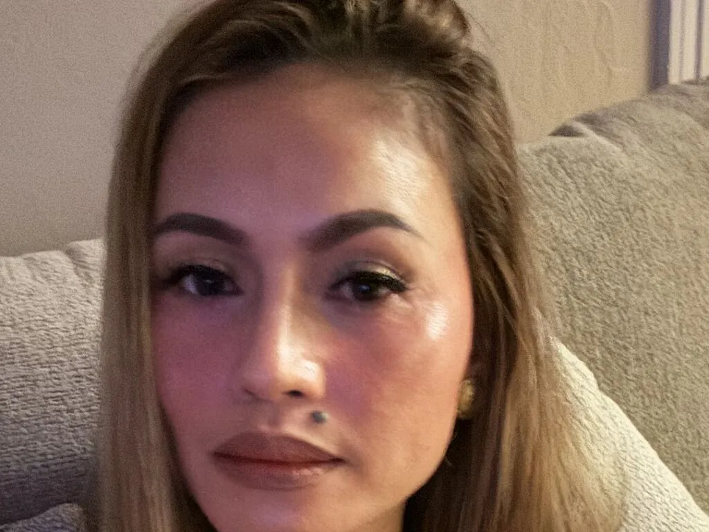 Live sex webcam photo for SamanthaAlan #277096273
