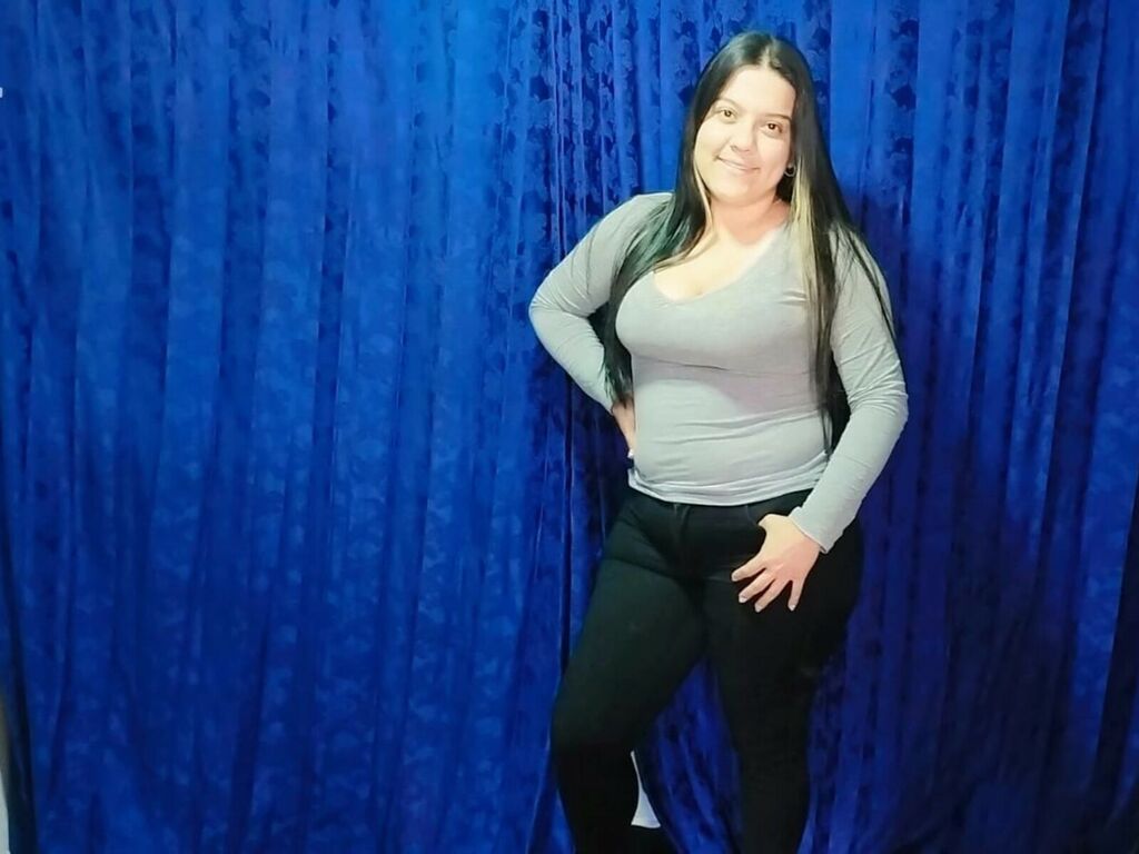 Live sex webcam photo for SamanthaDuraznit #276909394