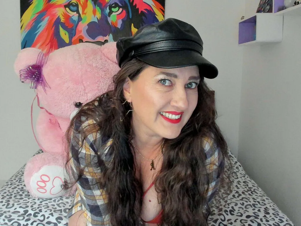 Live sex webcam photo for SammyCampanella #276157423