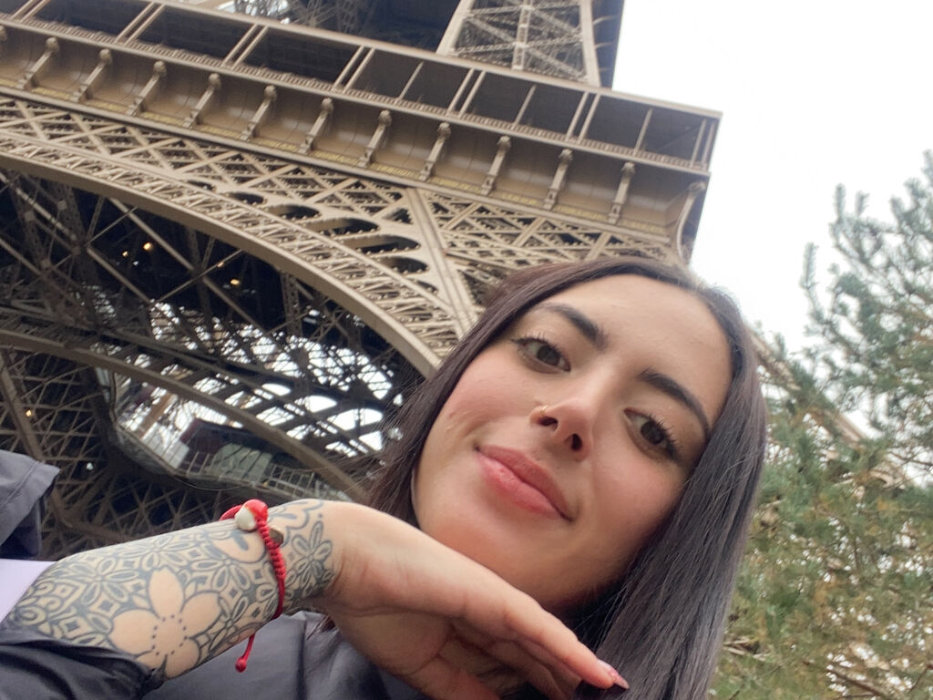 Live sex webcam photo for SamyCopola #278205293