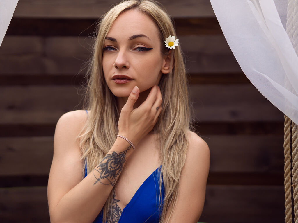 Live sex webcam photo for SandraSage #276613477