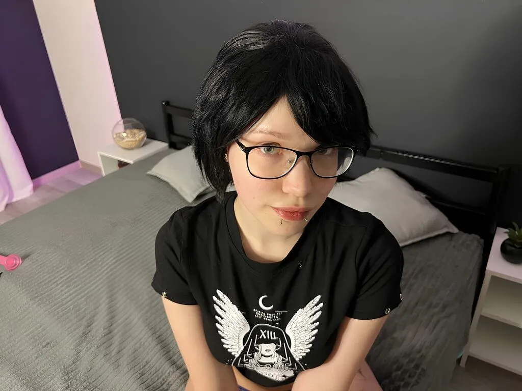 Live sex webcam photo for SaraHeisons #276605100