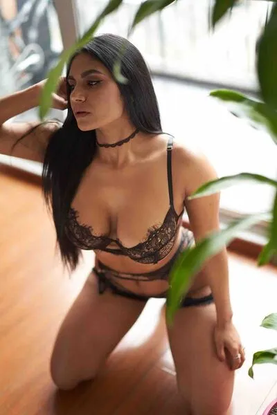 Live sex webcam photo for SaraLennox #290125272