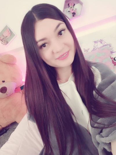 Live sex webcam photo for SaraSingh #290167607