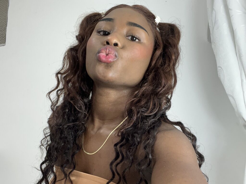 Live sex webcam photo for SaraSuite #278228821