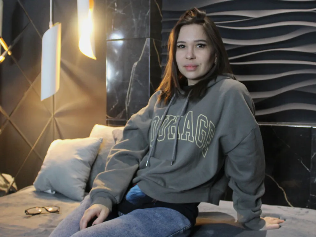 Live sex webcam photo for SarahLawson #277549240