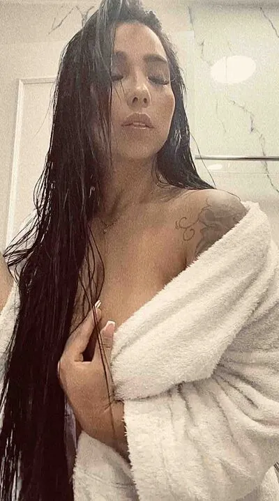 Live sex webcam photo for SarahPearson #290168936
