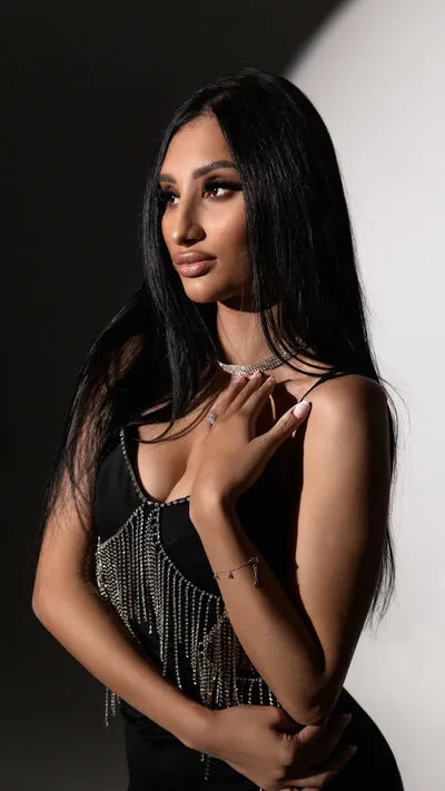 Live sex webcam photo for SarahSparks #290170734