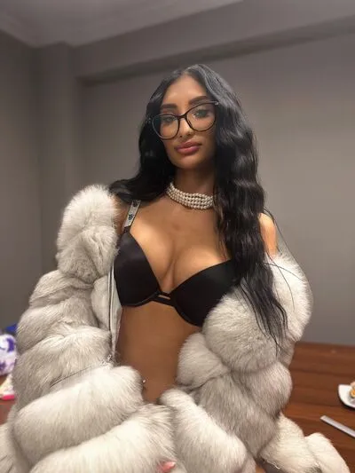 Live sex webcam photo for SarahSparks #290170736