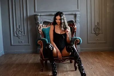 Live sex webcam photo for SarahSparks #290170743